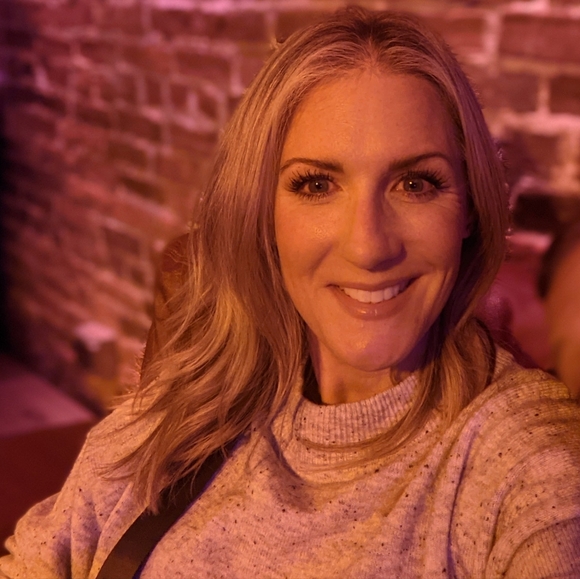 Meet your Posher, Jenny - Picture 1 of 1